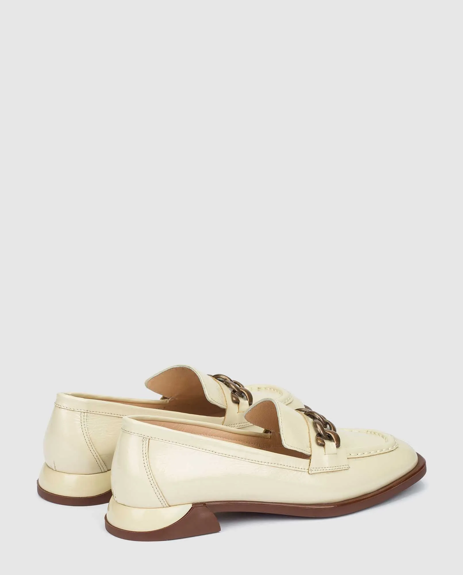 Zapato plano Amira 001 beige