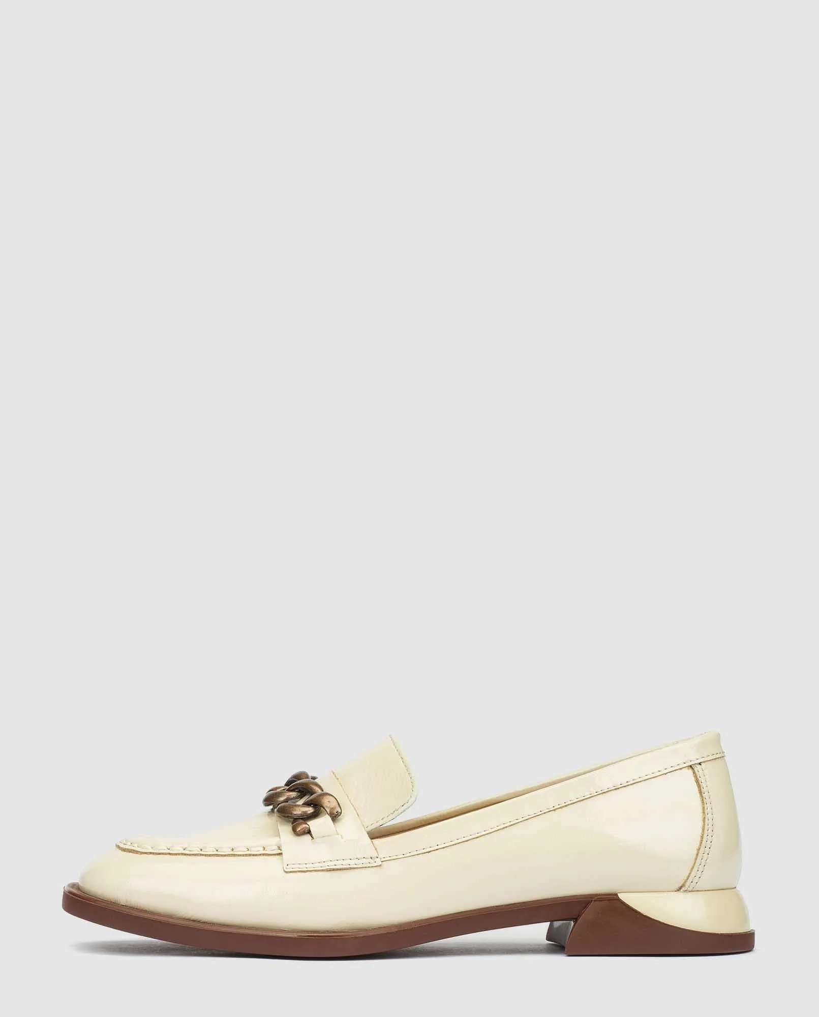 Zapato plano Amira 001 beige