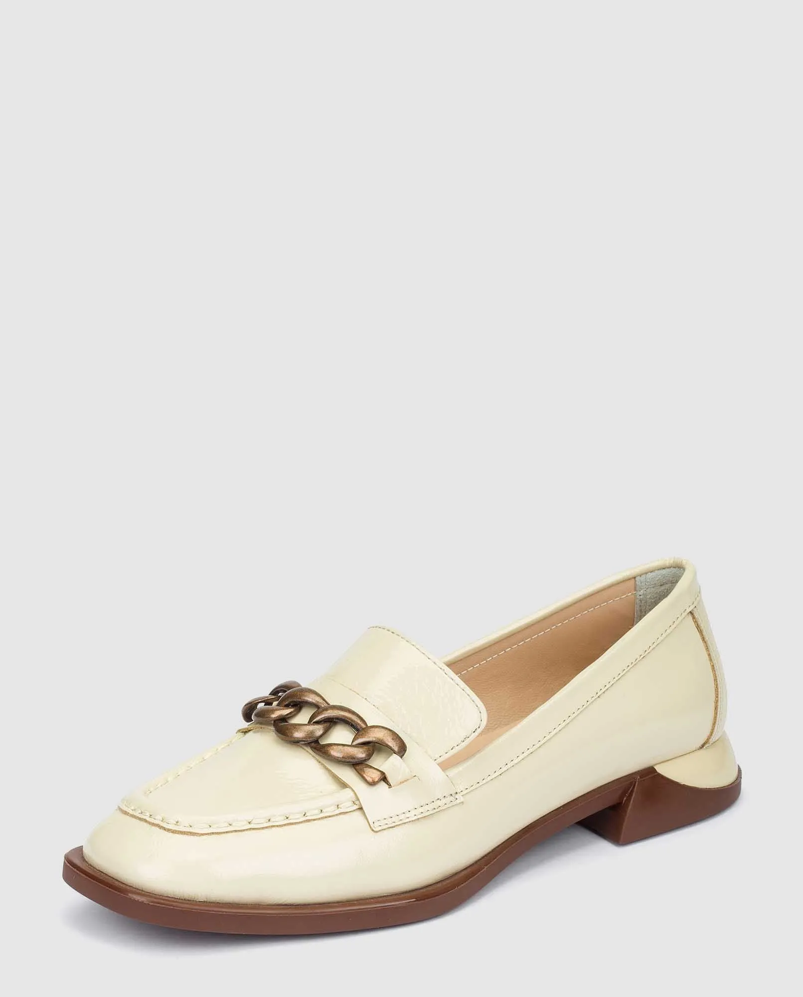 Zapato plano Amira 001 beige